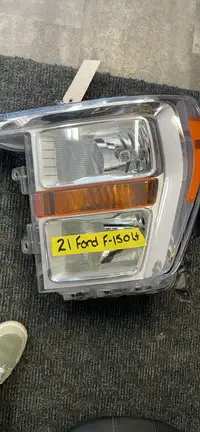 21 Ford F-150 Lt headlight 