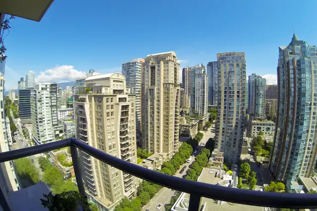 Panoramic Furnished 1BR + Office in Yaletown, All Utilities Incl in Long Term Rentals in Vancouver - Image 3