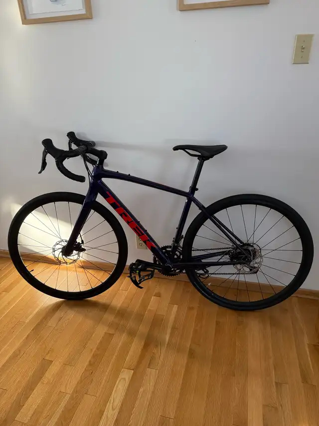 Trek Road Bike in Road in Thunder Bay - Image 3