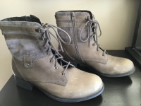 NEW Women’s Ziera Ankle Boots