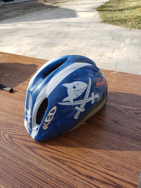 Bike helmets. in Kids in Barrie - Image 3