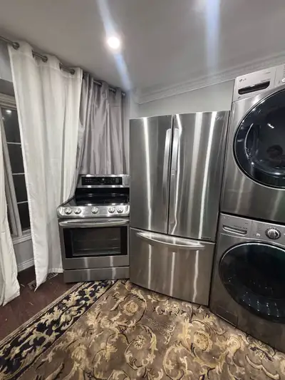 Must go LG SET 33w Fridge can DELIVER, View more