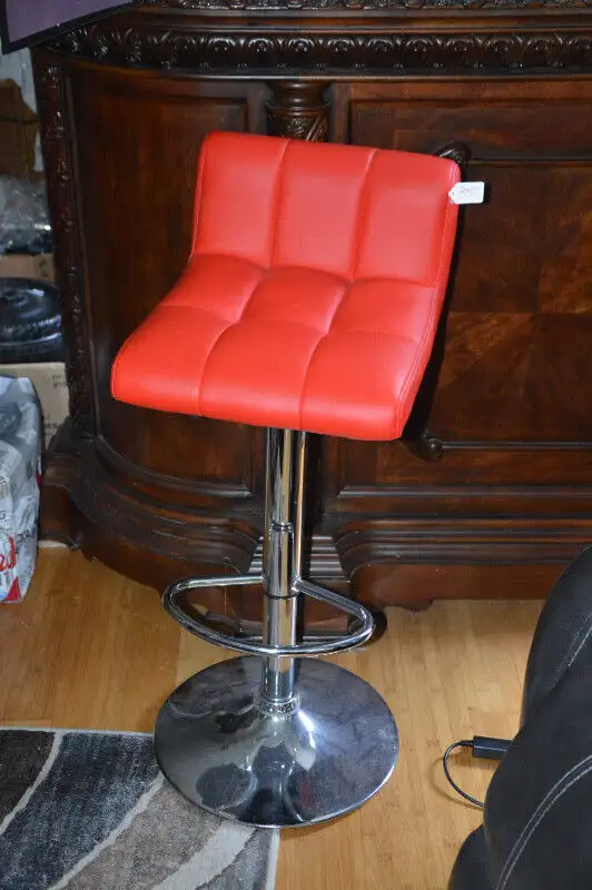 Quality Bar Stools (ALL SINGLES) in Chairs & Recliners in Stratford - Image 4