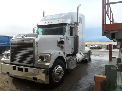 For sale 2012 frieghtliner cornado with dd15 detroit engine engine has 140000km on it since it was r...