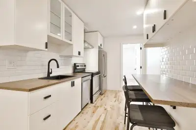 superbe 4 1/2 - 2 chambres - 5 electros - à voir!
