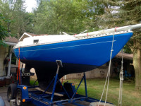 Hughes 22 Sailboat