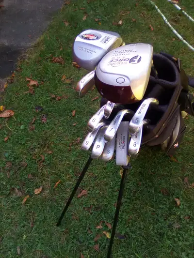 Golf clubs (left), View more