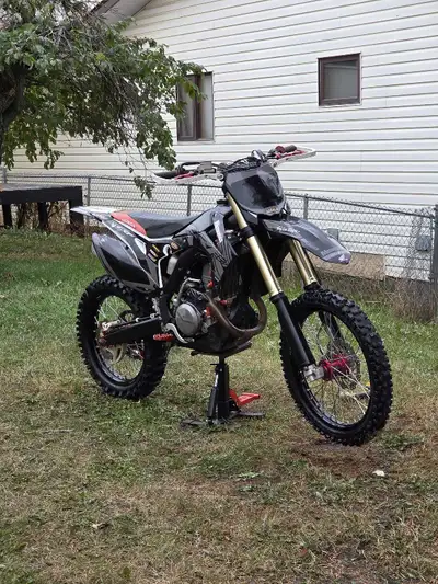 I now own a ktm 300xc so I no longer need this beauty. Price is obo Aftermarket parts/ recent work -...