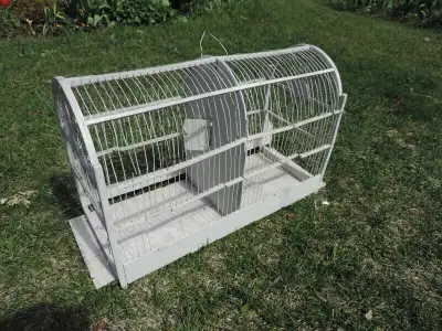 Cage blanche décorative en bois 1940 Vintage RARE Longueur 26 pouces Largeur 10 pouces Hauteur 15 po...