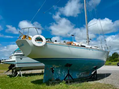 1981 C&C Corvette Sailboat - Sold AS IS with Cradle