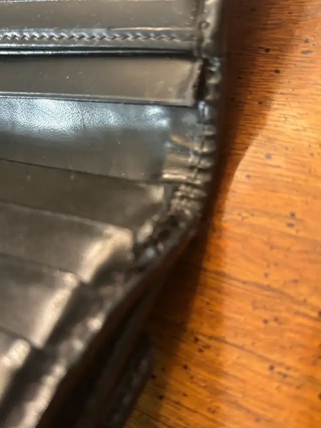 Burberry  Wallet in Women's - Bags & Wallets in City of Toronto - Image 5