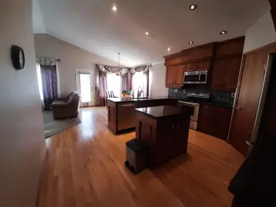 FURNISHED ROOM 4RENT ALL INCLUDED-WALK2 SOMERSET C-TRAIN STATION