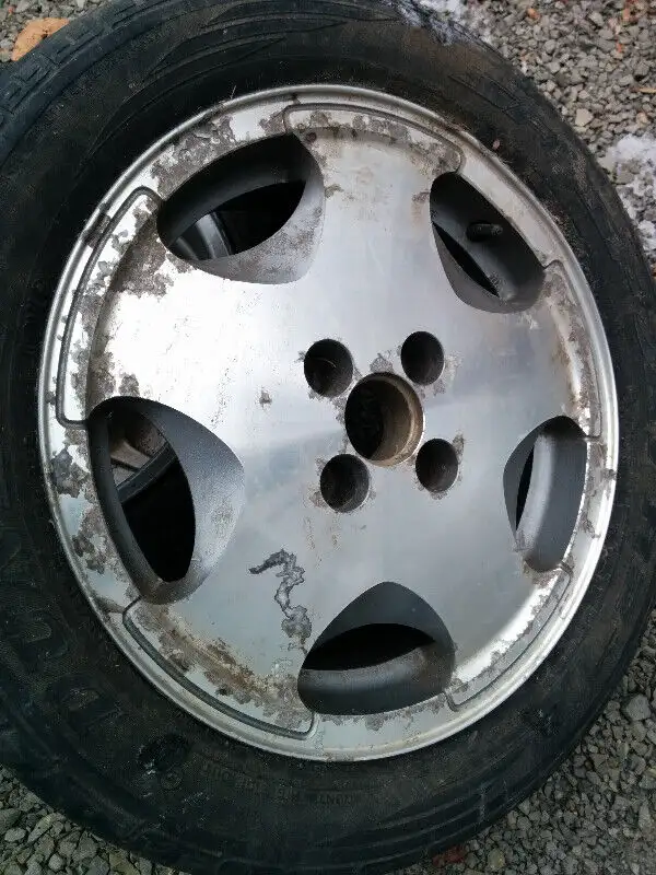 2 Mag Roue de 15 pouces VW 4 X 100 Gris Silver 5 branches Hiver in Tires & Rims in Laurentides - Image 8