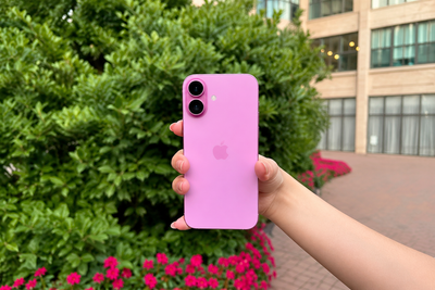 This Apple iPhone 15 in a vibrant pink finish is in excellent, like-new condition, offering a premiu...