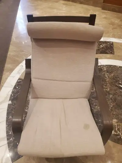 Arm chair ready to go also can deliver for fee 647-204-2954 only 1 available