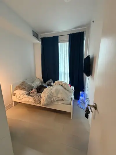 Private Bedroom + Private Bathroom - Wilson Subway - available 31 Tippett Rd | Wilson Station - 2 mi...