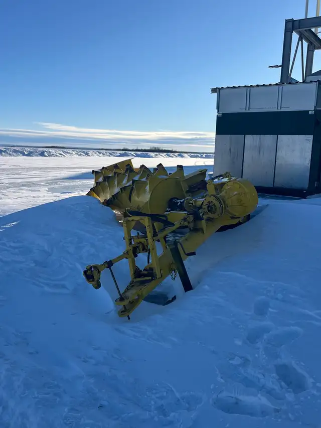 Rock Picking and Breaking Equipment in Farming Equipment in Grande Prairie - Image 4