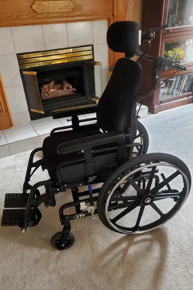 Manual Reclining Wheelchair - MUST SELL63251762273667123
