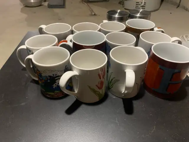 Corelle 12 peice mugs, jars, kitchen items.  in Kitchen & Dining Wares in Markham / York Region - Image 2