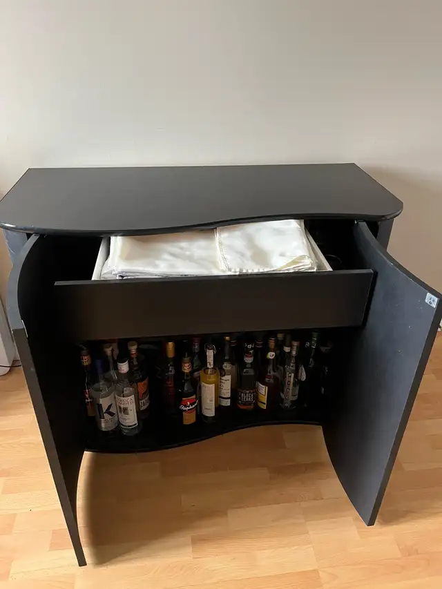 meuble noir rangement in Dressers & Wardrobes in Longueuil / South Shore - Image 3
