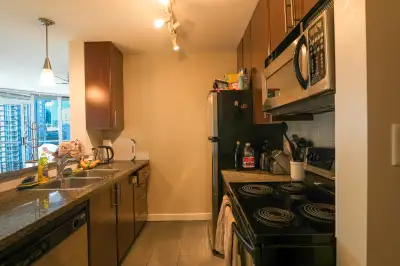 Features: ✨ PRIVATE BEDROOM | SHARED BATHROOM ✨ All utilities included ✨ Furnished room ✨ Shared spa...