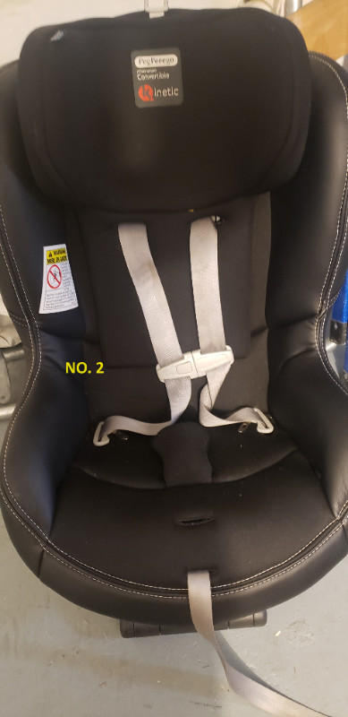 PEG PEREGO / 2 BABY CAR SEATS / 2 SIÈGES AUTO POUR ENFANT dans Poussettes, porte-bébés et sièges d'auto  à Ville de Montréal - Image 2