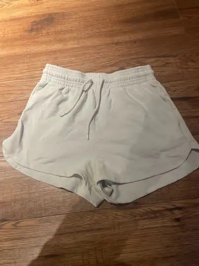 Urban outfitters sweat shorts size medium, View more