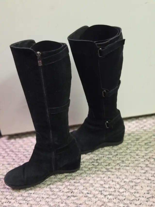 Ladies Black Suede-Like Leather Knee-High Boots with Wedge Heel. in Women's - Shoes in Grande Prairie - Image 7