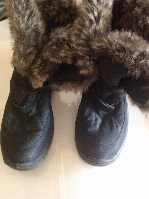 Women`s Winter Boots size 41 euro in Women's - Shoes in City of Toronto - Image 2