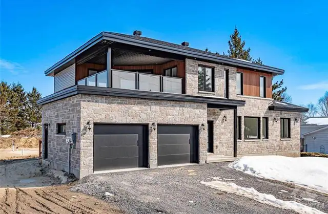 3 Bedroom / One Bathroom in Long Term Rentals in Ottawa - Image 4