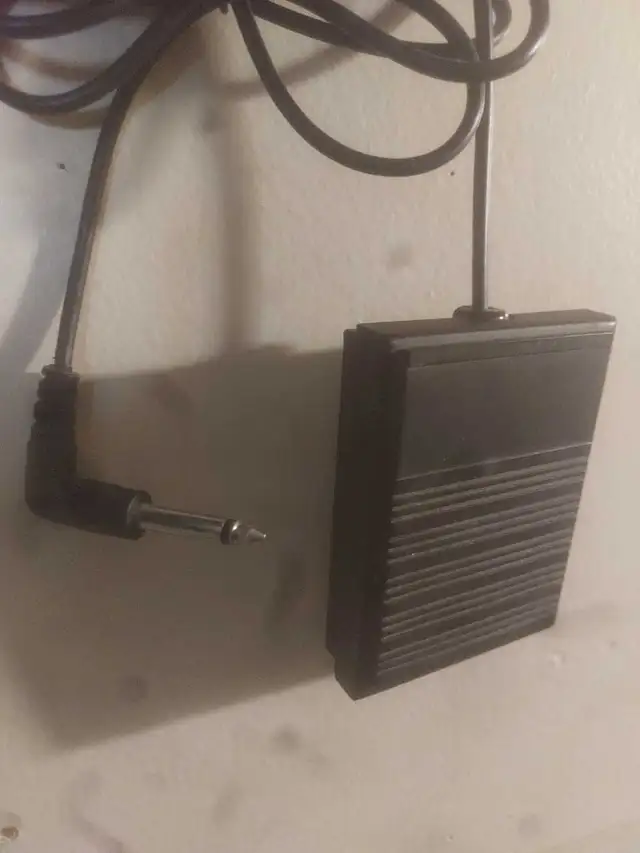 Sustain Guitar Pedal in Other in City of Toronto - Image 2
