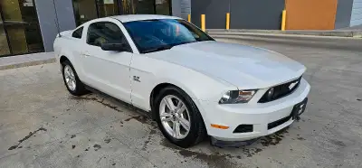 2011 Ford Mustang Coupe, V6 
