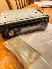 Sony auto  CSX-GT610UI FM/AM 52W compact disc player new