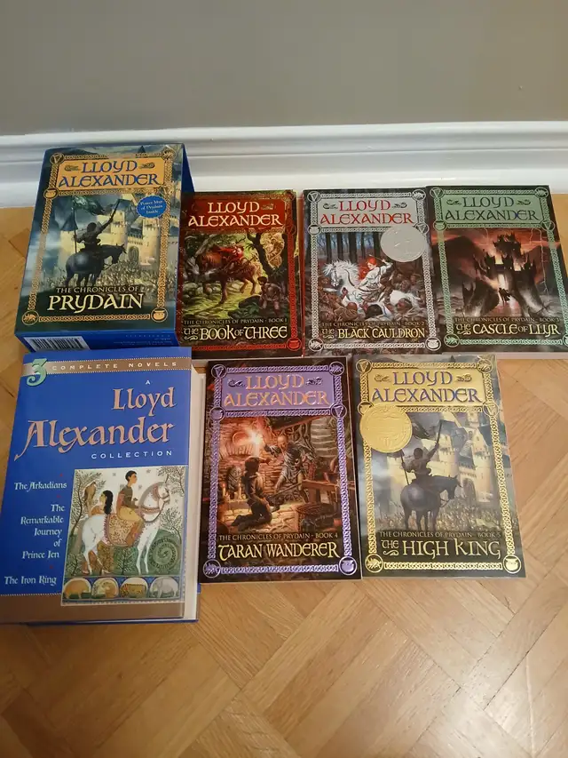 6 BOOKS- CHRONICLES OF PRYDAIN plus hardcover -Lloyd Alexander63860081937921120