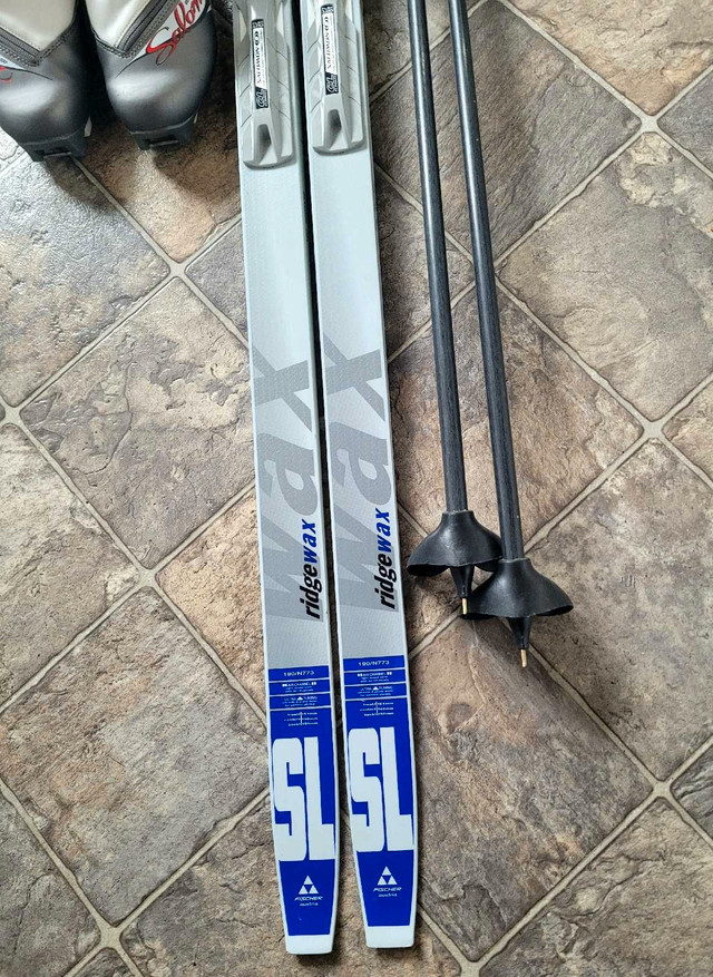 Cross Country Ski set - Womens 6.5 - 7 / Youth 5.5 - 6 in Ski in Winnipeg - Image 3