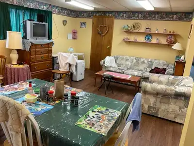oom for rent 5minutes from NBCC, Irving Oil Refinery, Eastern college and McAllister Mall On bus rou...