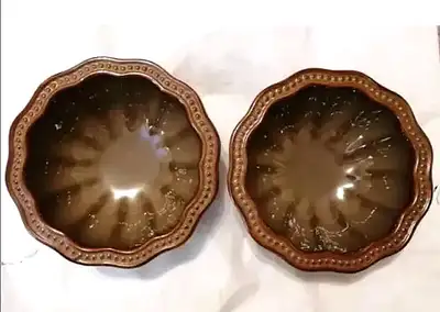 2 pcs ROSCHER & CO Hobnail Rimmed Soup/Cereal Stoneware Bowls, new, made in china, never been used,...