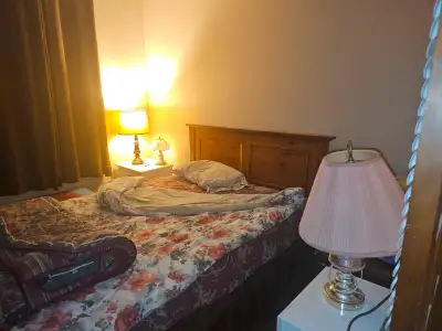 room up or down stairs pet negotiable, located between Lindsay bobcageon few min gas conv. few more...