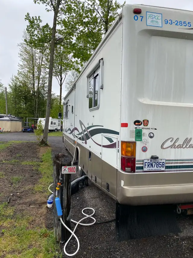 V R a vendre Ford V10 Triton 35 pieds 80,000 KM in RVs & Motorhomes in Laval / North Shore - Image 2