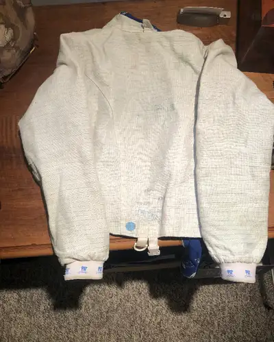 Equipment d'escrime / Fencing equipment, View more