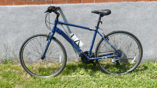 Vélo hybride pour homme à vendre dans Randonnée, ville et hybrides  à Saguenay