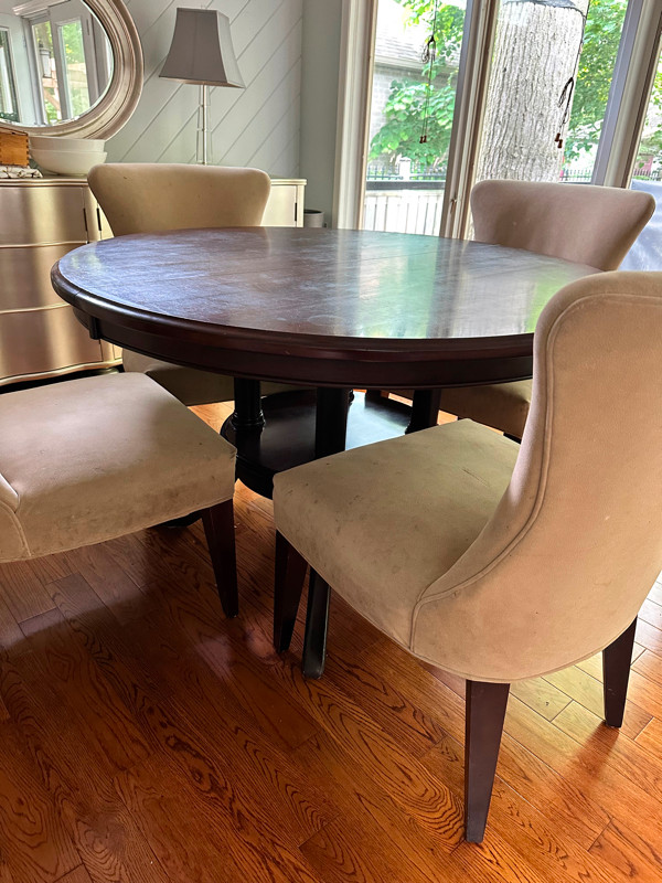 50" Round Dinning Table + 4 Chairs Dining Tables & Sets Oakville / Halton Region Kijiji