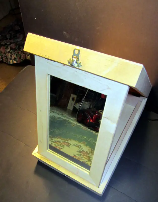 (JJD-176) Wood Folding Mirror in Home Décor & Accents in City of Toronto - Image 2