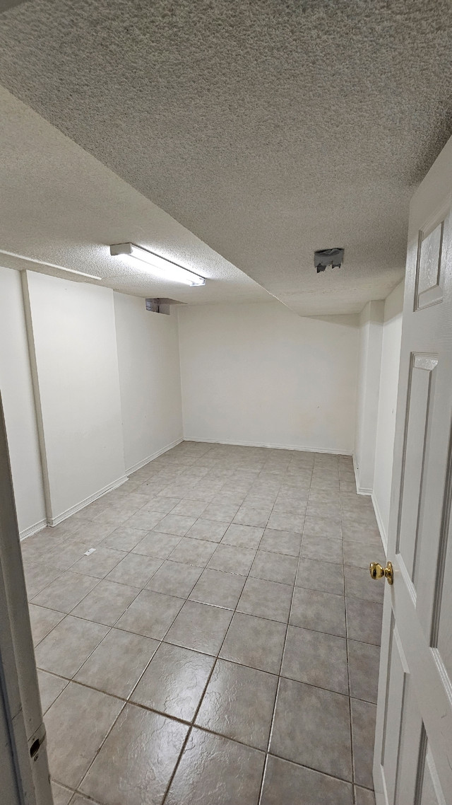 Basement for rent in Erin Mills Long Term Rentals Mississauga
