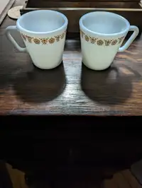 Pair of Vintage Pyrex coffee mugs Gold Butterfly
