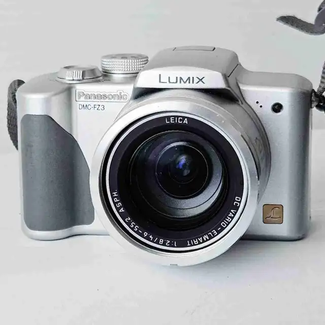 Panasonic Lumix DMC-FZ3.  3.1 MP Bridge Style Digital Camara 