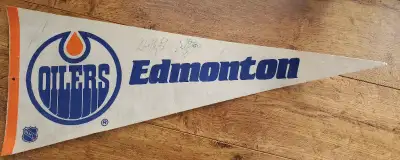 Edmonton Oilers pennant signed by Gretzky, Messier, Fuhr,  et al, View more