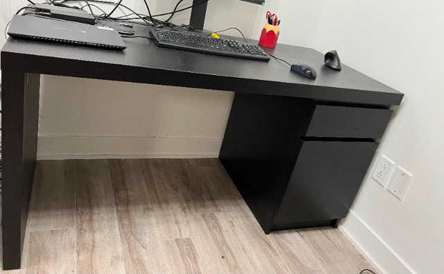 IKEA Malm desk (black) dans Bureaux  à Ville de Montréal - Image 2