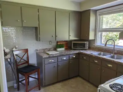 What place has to offer: - Month to month -Clean -Available February - 1 person per room occupancy -...