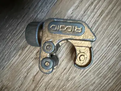 RIDGID 101 Close Quarters Tube Cutter 1/4 In. - 1 1/8 In., View more